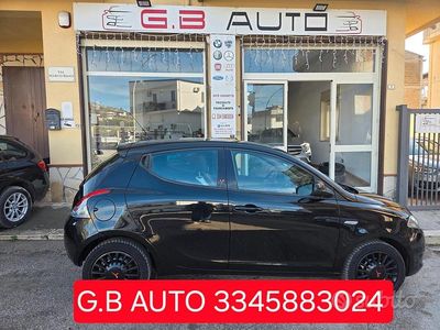 Usata Lancia Ypsilon 70 CV (51 kW) 2015 Nero Utilitaria