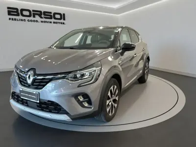 Usata Renault Captur Intens 101 CV (74 kW) 2023 Grigio medio tetto nero SUV