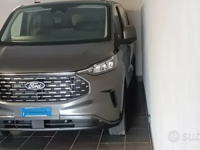 Usata Ford Tourneo 150 CV (110 kW) 2024 Monovolume