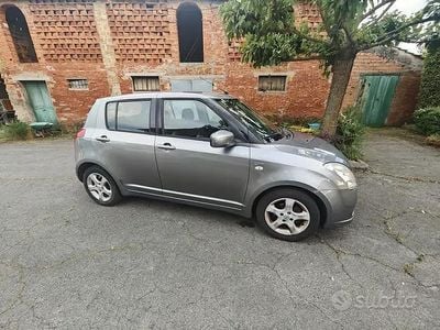 Usata Suzuki Swift GL 92 CV (67 kW) 2006 Grigio Berlina