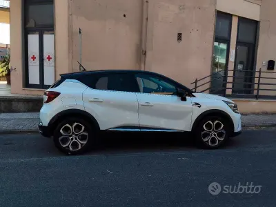 Usata Renault Captur 101 CV (74 kW) 2021 Bianco SUV