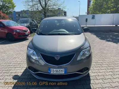 Gebraucht Lancia Ypsilon Silver 69 PS (50 kW) 2016 Grau Kleinwagen