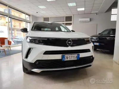 Usata Opel Mokka Elegance 101 CV (74 kW) 2023 Bianco SUV