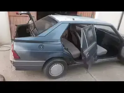 Usata Alfa Romeo 75 110 CV (80 kW) 1988 Blu Berlina
