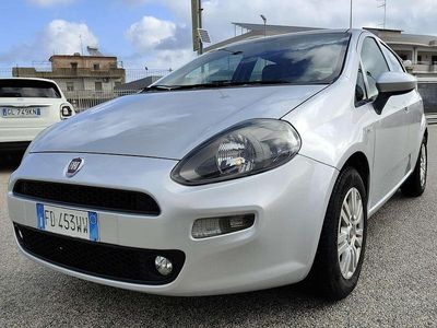 Usata Fiat Punto Lounge 69 CV (50 kW) 2016 Argento Berlina