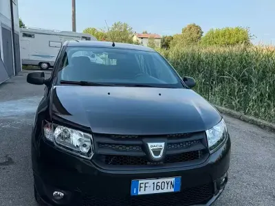 Usata Dacia Sandero 73 CV (53 kW) 2016 Nero Berlina