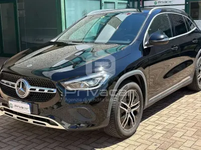 Usata Mercedes GLA180 116 CV (85 kW) 2020 Nero SUV
