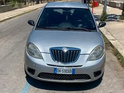 Usata Lancia Ypsilon 60 CV (44 kW) 2007 Grigio Utilitaria