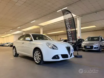 Usata Alfa Romeo Giulietta Progression 105 CV (77 kW) 2012 Bianco Utilitaria
