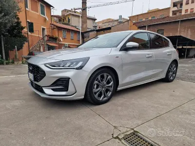 Occasion Ford Focus ST-Line 116 ch (85 kW) 2025 Gris SUV