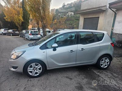 Usata Opel Meriva 95 CV (69 kW) 2016 Grigio Monovolume