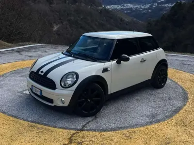 Usata Mini ONE 75 CV (55 kW) 2009 Bianco Utilitaria