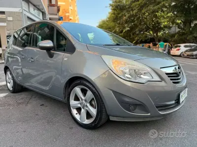 Usata Opel Meriva 101 CV (74 kW) 2011 Grigio Monovolume