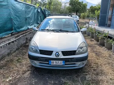 Usata Renault Clio II 58 CV (42 kW) 2002 Grigio Berlina