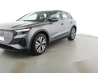 Käytetty Audi Q4 e-tron Business 194 kW (265 HP) 2023 Harmaa Katumaasturi