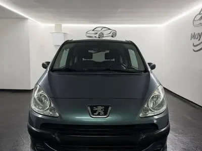Usata Peugeot 1007 68 CV (50 kW) 2006 Bluazzurro Monovolume