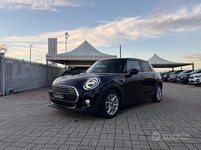 Usata Mini Cooper D 95 CV (69 kW) 2018 Nero Utilitaria