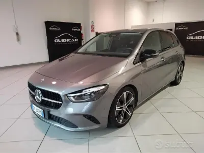 Usata Mercedes B180 Advanced 116 CV (85 kW) 2023 Grigio Monovolume