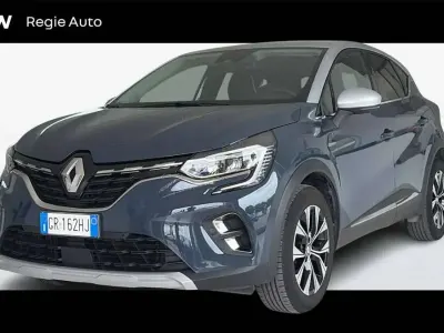 Usata Renault Captur Techno 101 CV (74 kW) 2023 Be style maracaiboblu marine SUV