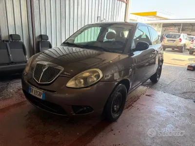 Usata Lancia Ypsilon 77 CV (56 kW) 2010 Grigio Utilitaria