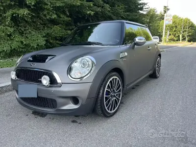 Usata Mini Cooper 175 CV (128 kW) 2007 Nero Utilitaria