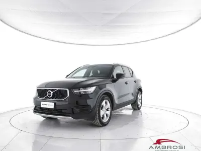 Usata Volvo XC40 Momentum 129 CV (94 kW) 2021 Nero SUV