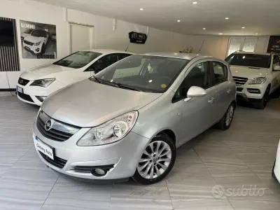 Usata Opel Corsa 75 CV (55 kW) 2010 Grigio Utilitaria