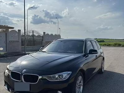 Begagnad BMW 318 Comfort Edition 143 HK (105 kW) 2015 Svart Kombi
