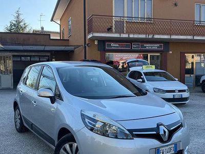 Usata Renault Scénic III XMOD 110 CV (80 kW) 2014 Grigio Monovolume