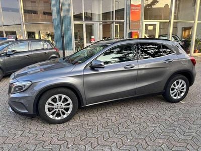 Usata Mercedes GLA200 136 CV (100 kW) 2016 Grigio SUV