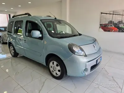 Usata Renault Kangoo 110 CV (80 kW) 2012 Blu Monovolume