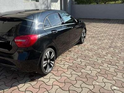 Usata Mercedes A180 109 CV (80 kW) 2014 Nero Berlina