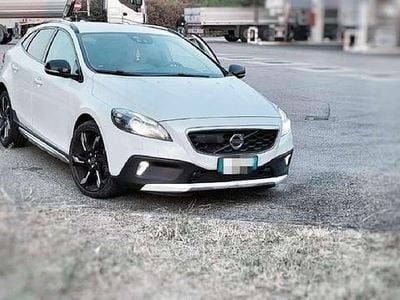 Usata Volvo V40 CC Momentum 150 CV (110 kW) 2015 Station wagon