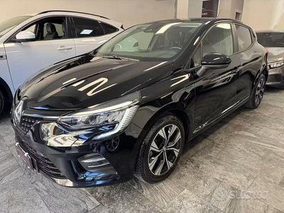 Usata Renault Clio V 100 CV (73 kW) 2023 Nero Berlina