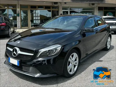 Usata Mercedes A180 109 CV (80 kW) 2017 Nero Berlina