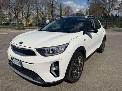 Usata Kia Stonic Style 101 CV (74 kW) 2021 Bianco SUV