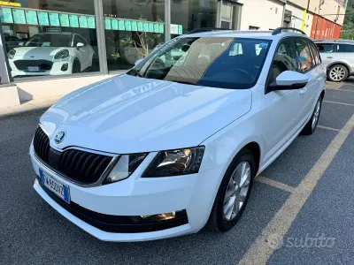 Usata Skoda Octavia Executive 116 CV (85 kW) 2019 Bianco Station wagon