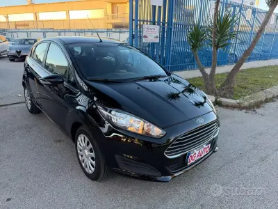 Second-hand Ford Fiesta 75 CP (55 kW) 2013 Negru Berlinǎ