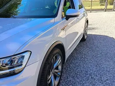 Usata VW Tiguan R-line 116 CV (85 kW) 2018 Grigio SUV