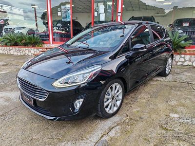Usata Ford Fiesta 85 CV (62 kW) 2017 Nero Berlina
