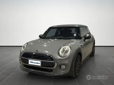 Usata Mini ONE 75 CV (55 kW) 2017 Grigio Utilitaria