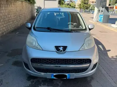 Usata Peugeot 107 Urban Move 68 CV (50 kW) 2009 Utilitaria
