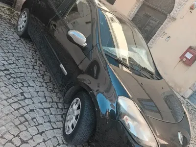 Usata Renault Clio II 48 CV (35 kW) 2010 Nero Berlina