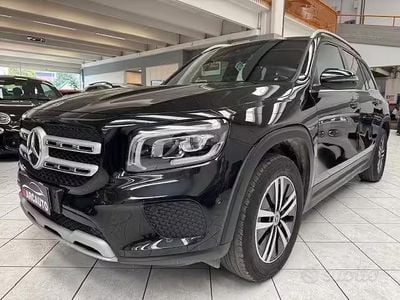 Usata Mercedes GLB180 Business 116 CV (85 kW) 2021 Nero SUV