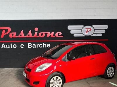 Usata Toyota Yaris 69 CV (50 kW) 2009 Rosso Utilitaria