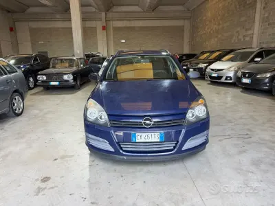 Usata Opel Astra Club 105 CV (77 kW) 2005 Bluazzurro Station wagon