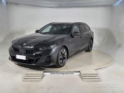 Usata BMW 520 Comfort Edition 197 CV (144 kW) 2025 Grigio scuro Station wagon