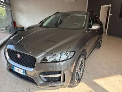 Begagnad Jaguar F-Pace R-Sport 241 HK (177 kW) 2017 Grå SUV