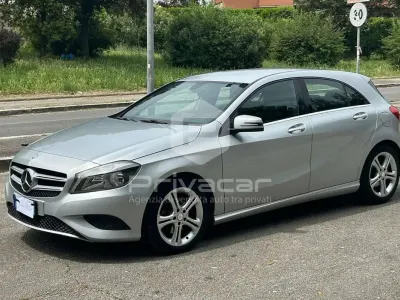Usata Mercedes A200 156 CV (114 kW) 2015 Grigio Utilitaria