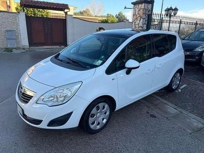 Usata Opel Meriva 101 CV (74 kW) 2011 Bianco Monovolume
